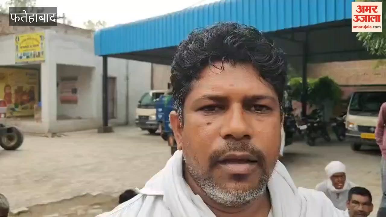 Door-to-door garbage collection workers staged a protest at the municipal office after not receiving their salaries for three months.