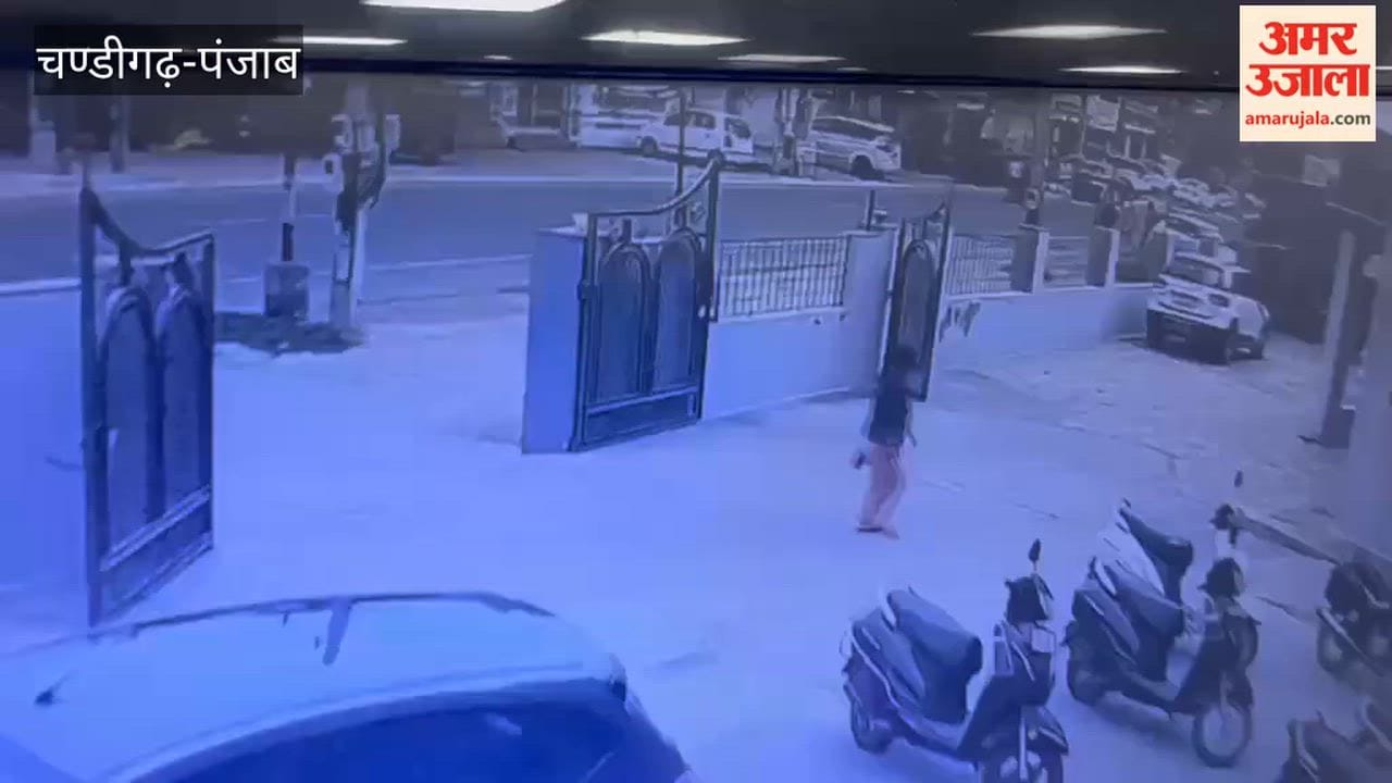 Motorcycle-borne men snatched gold earrings from an elderly woman in broad daylight and fled