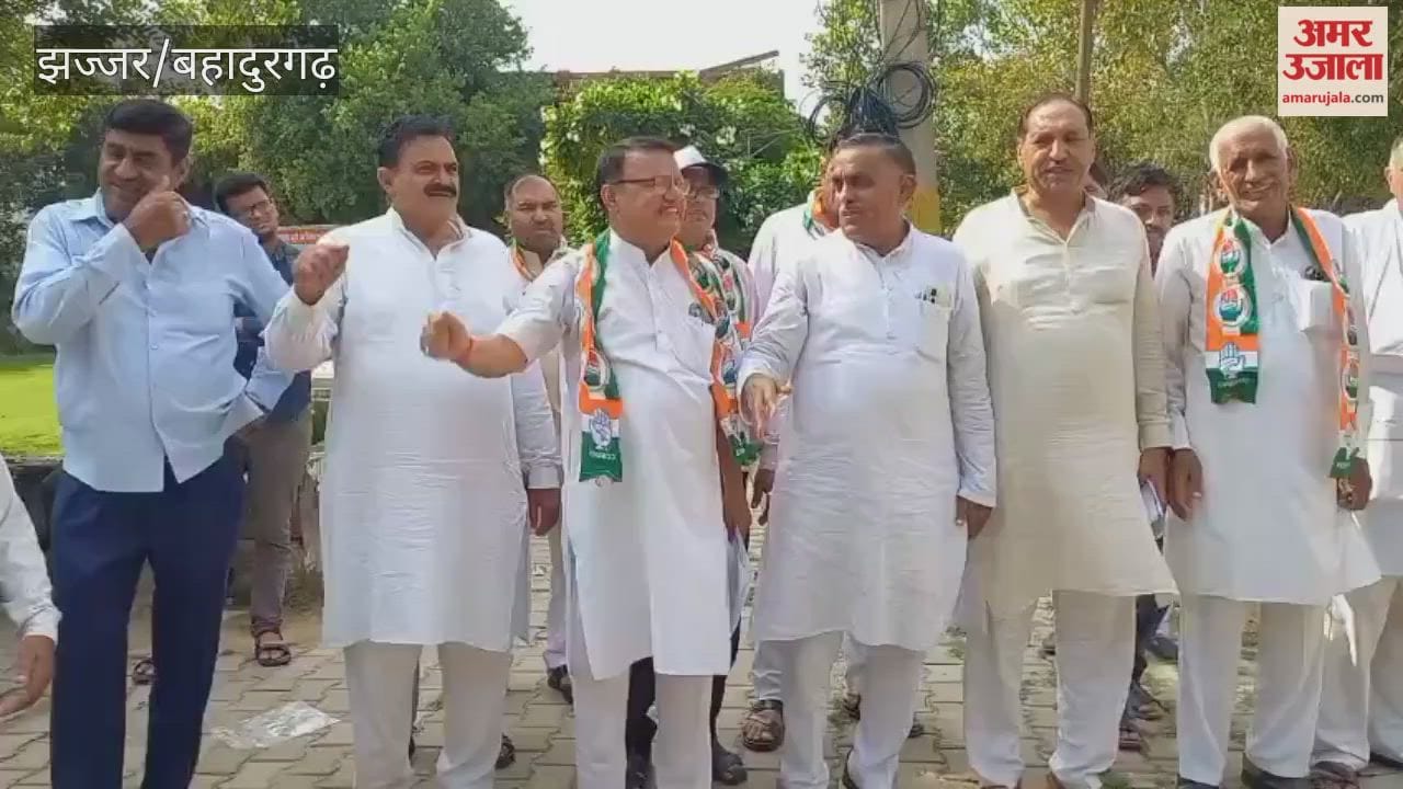 Congress workers staged a protest and submitted a memorandum to the administration.