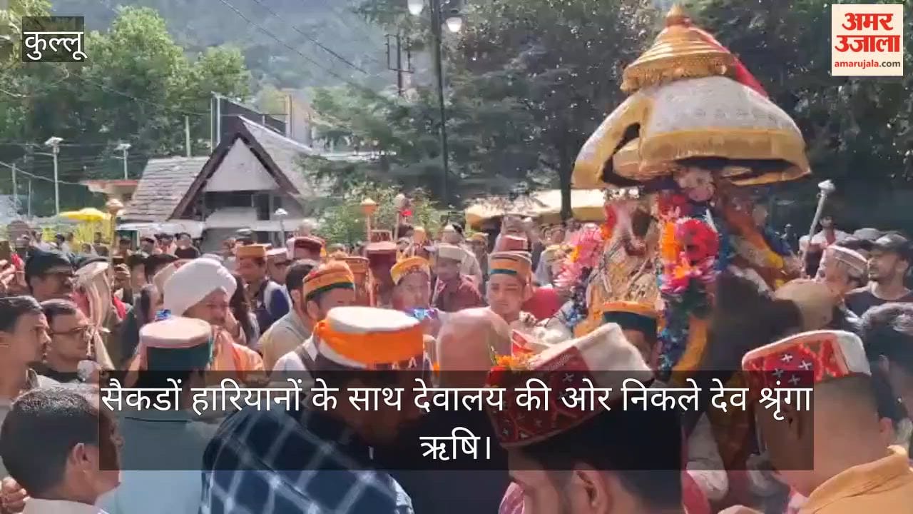 Deva Shringa Rishi set out towards the temple, accompanied by hundreds of Hariyans.