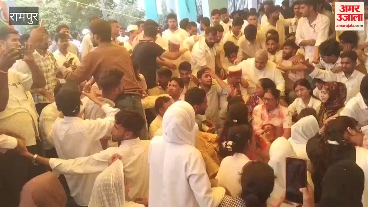 SP MP and delegation reach Jauhar University; extend support to students protest