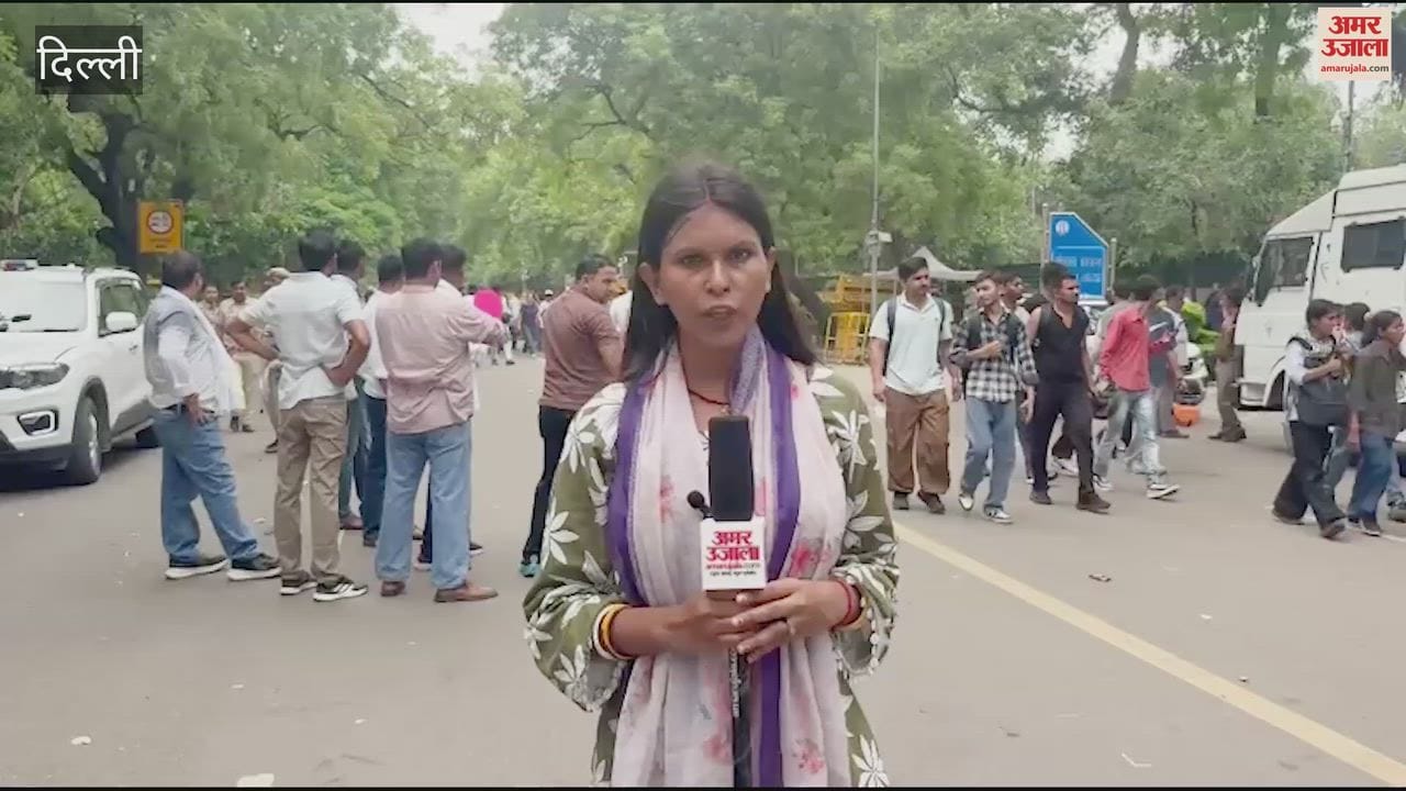 Students at Jantar Mantar rejoice over Education Minister's resignation; protest continues