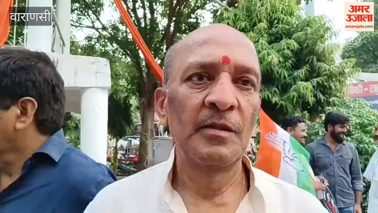Congress holds candle march in support of Jantar Mantar protest in varanasi