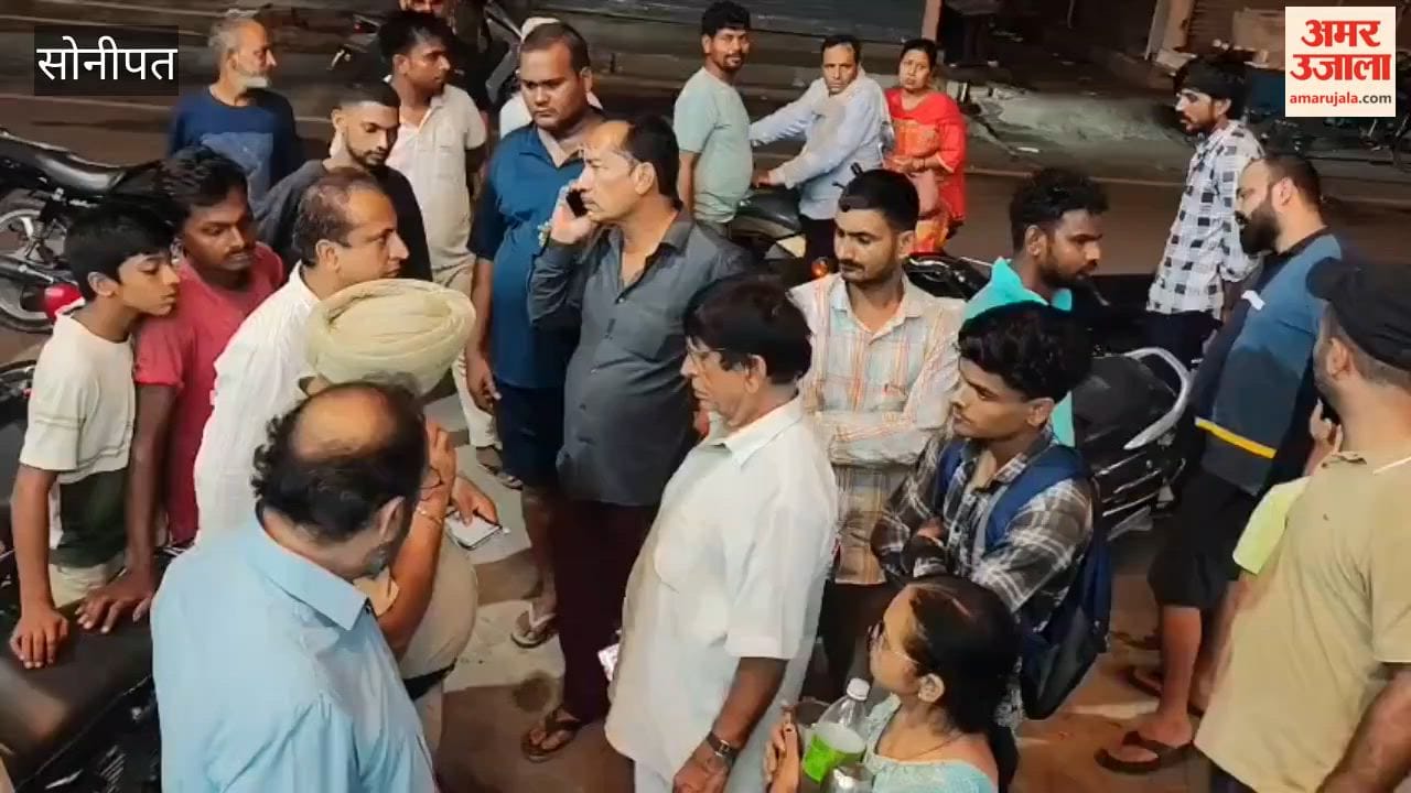 Elderly couple targeted in snatching incident; bike-borne miscreants flee with bag containing ₹40,000.