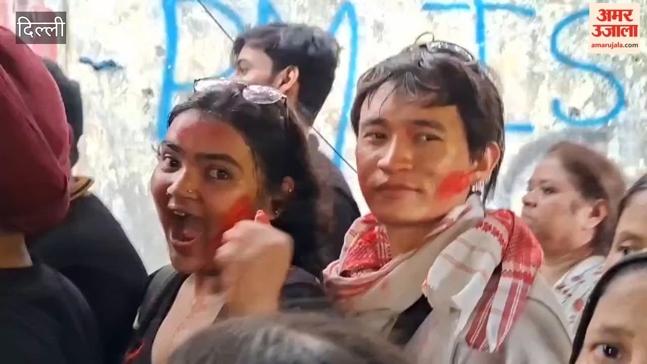 Protesters were seen returning after demonstration at Jantar Mantar concluded