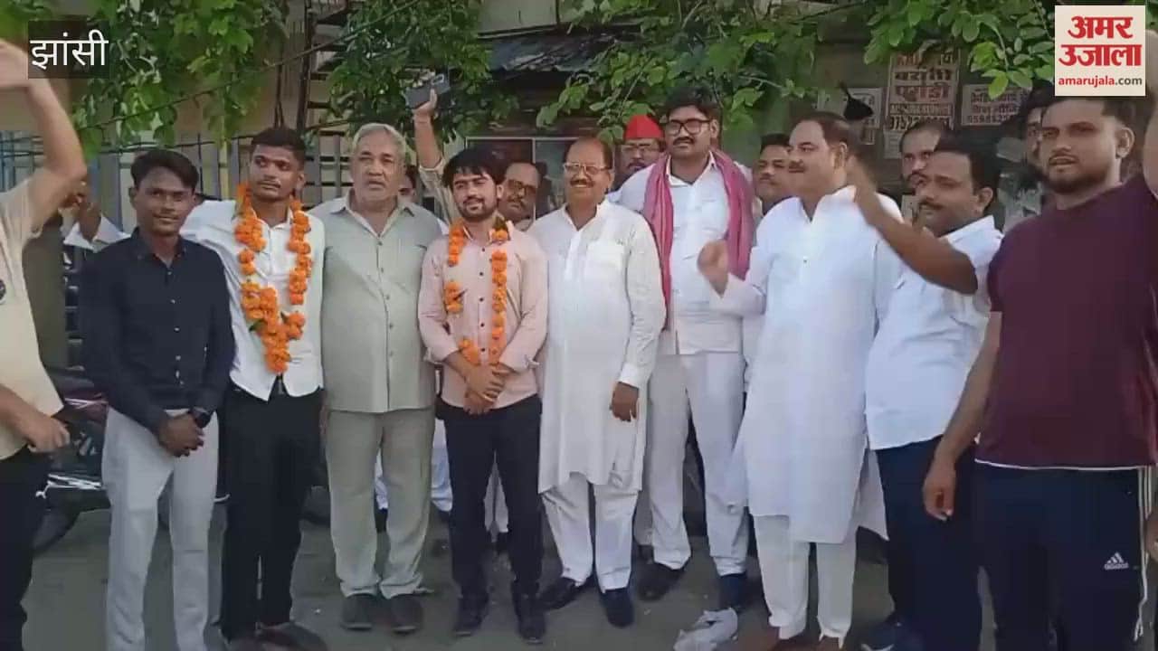 SP expresses happiness over Education Minister's resignation, welcomes students.