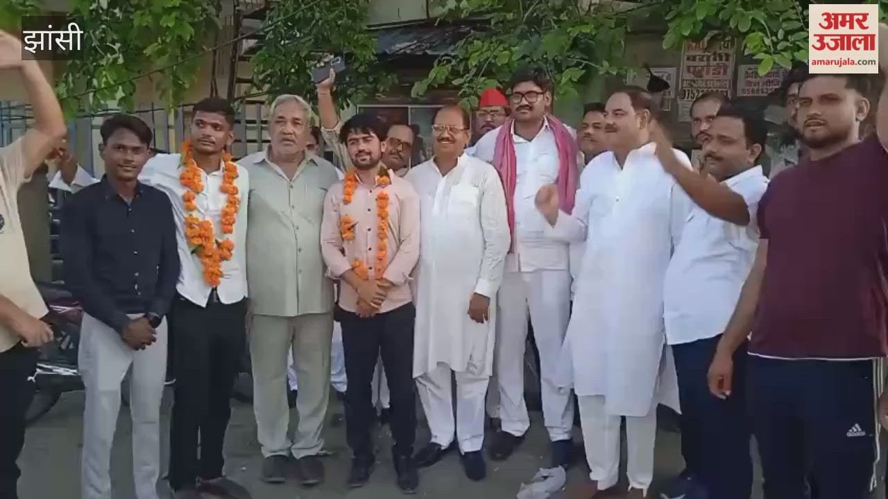 SP expresses happiness over Education Minister's resignation, welcomes students.