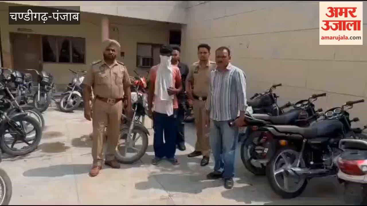 Accused involved in robbery arrested in Ferozepur; six mobile phones and a stolen bike recovered.