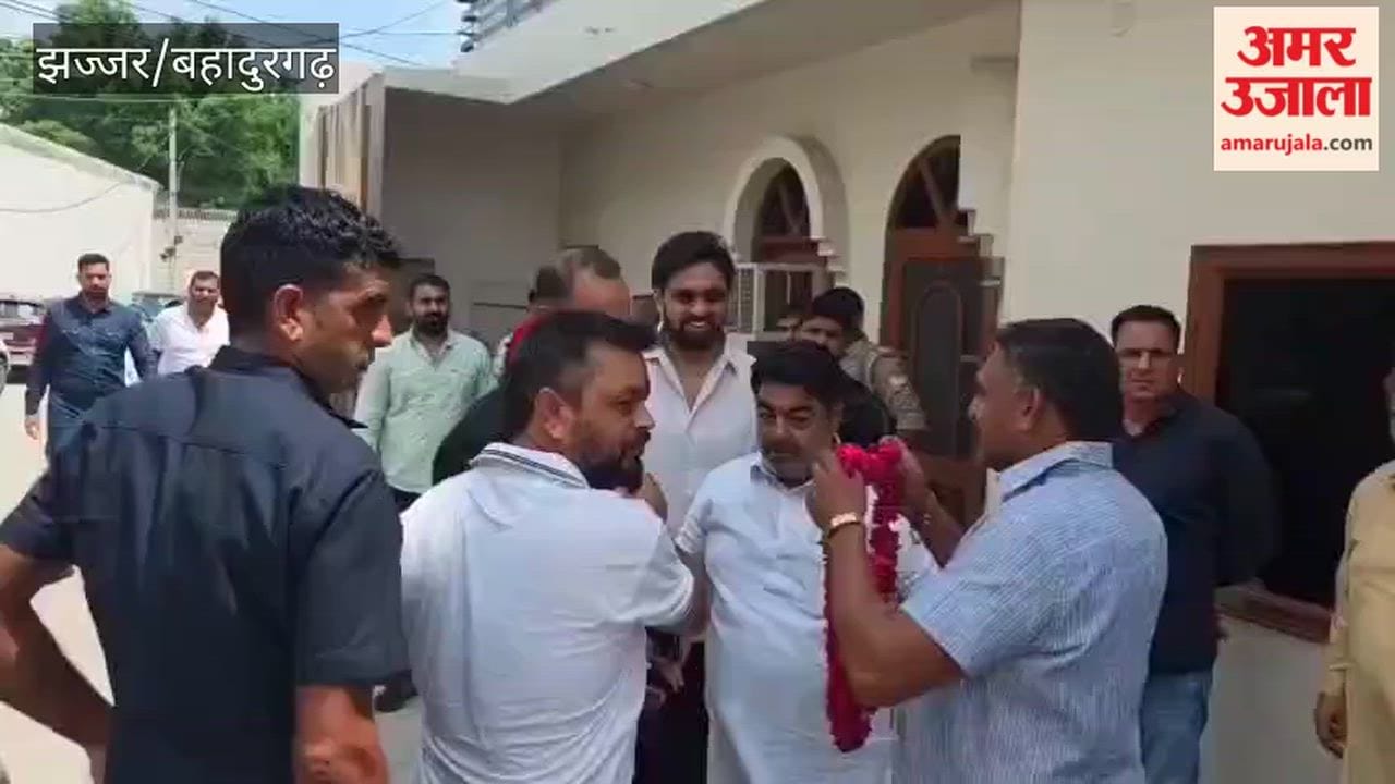 Delhi Government Cabinet Minister Ravindra Indraj Singh visited the residence of DUSU President Aryan Maan in Bahadurgarh.