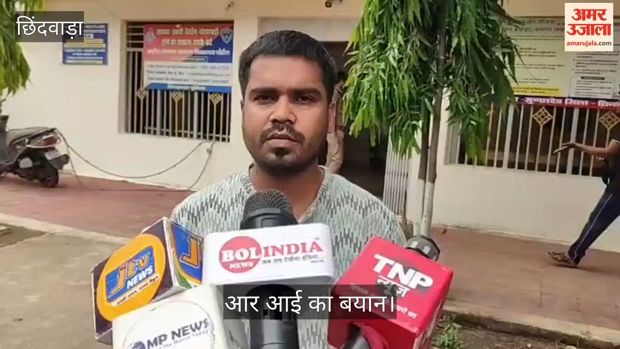Sand mafia: RI, who caught tractor filled with illegal sand, stopped on middle road, accused of slapping
