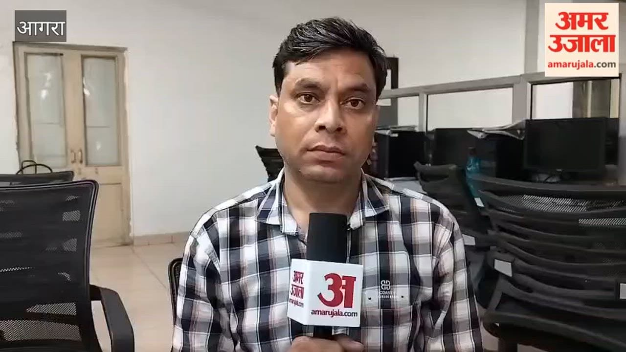 VIDEO: Policeman Rescues Injured Peacock from Stray Dogs
