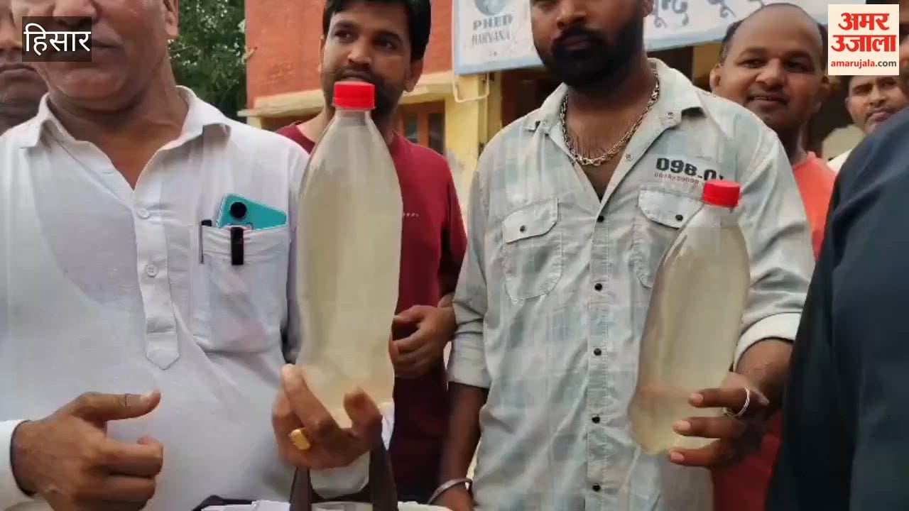 Troubled by dirty water in Hansi, people of Ward 26 and 1 attack the Public Health Department