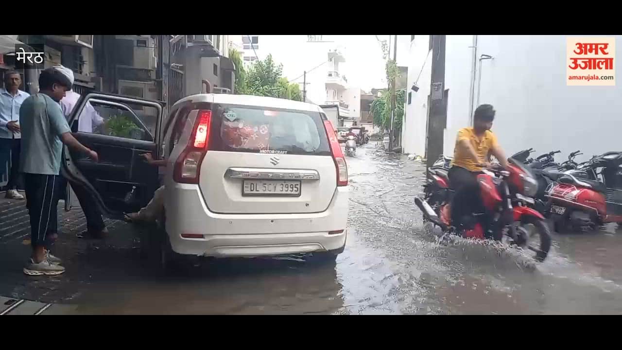 Meerut: Water floods the streets of Vijay Nagar, causing major inconvenience.
