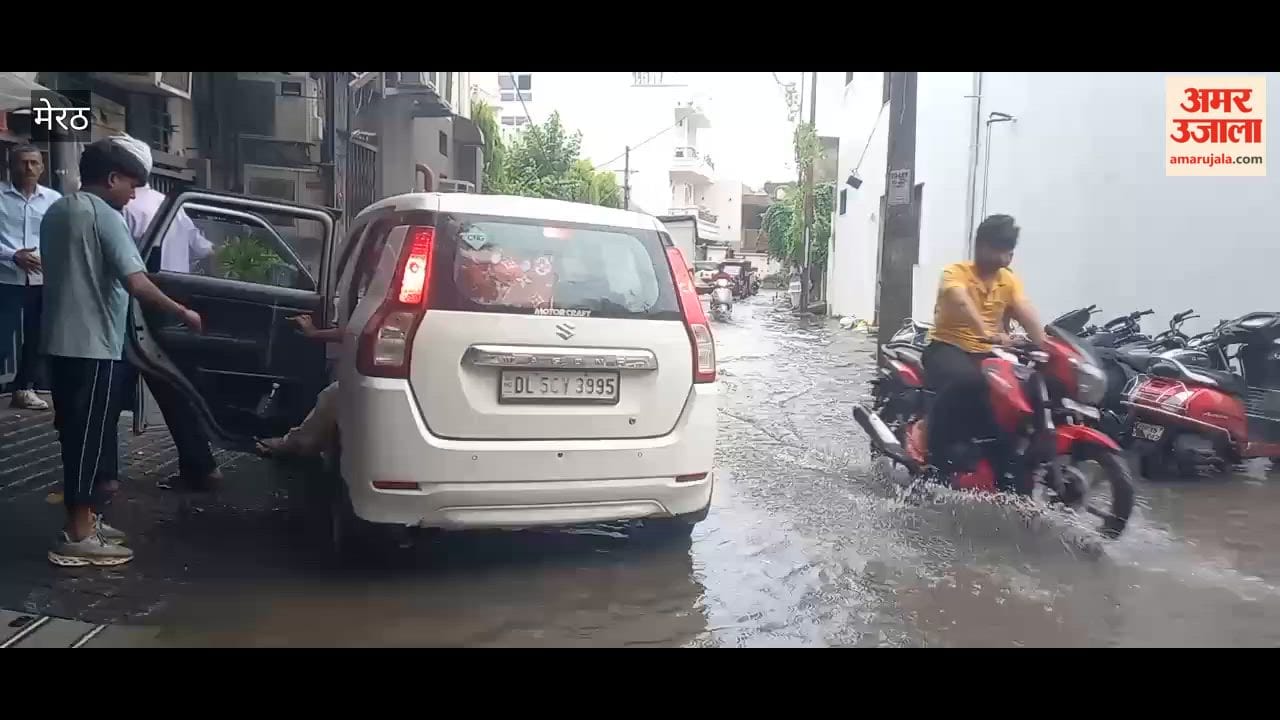 Meerut: Water floods the streets of Vijay Nagar, causing major inconvenience.