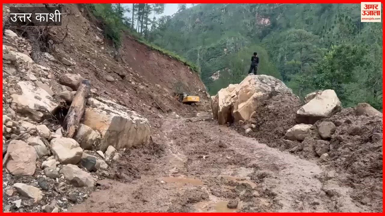 Yamunotri Highway: Highway turns into a swamp due to debris from the hillside at Silai Bend; people are being evacuated to safety.