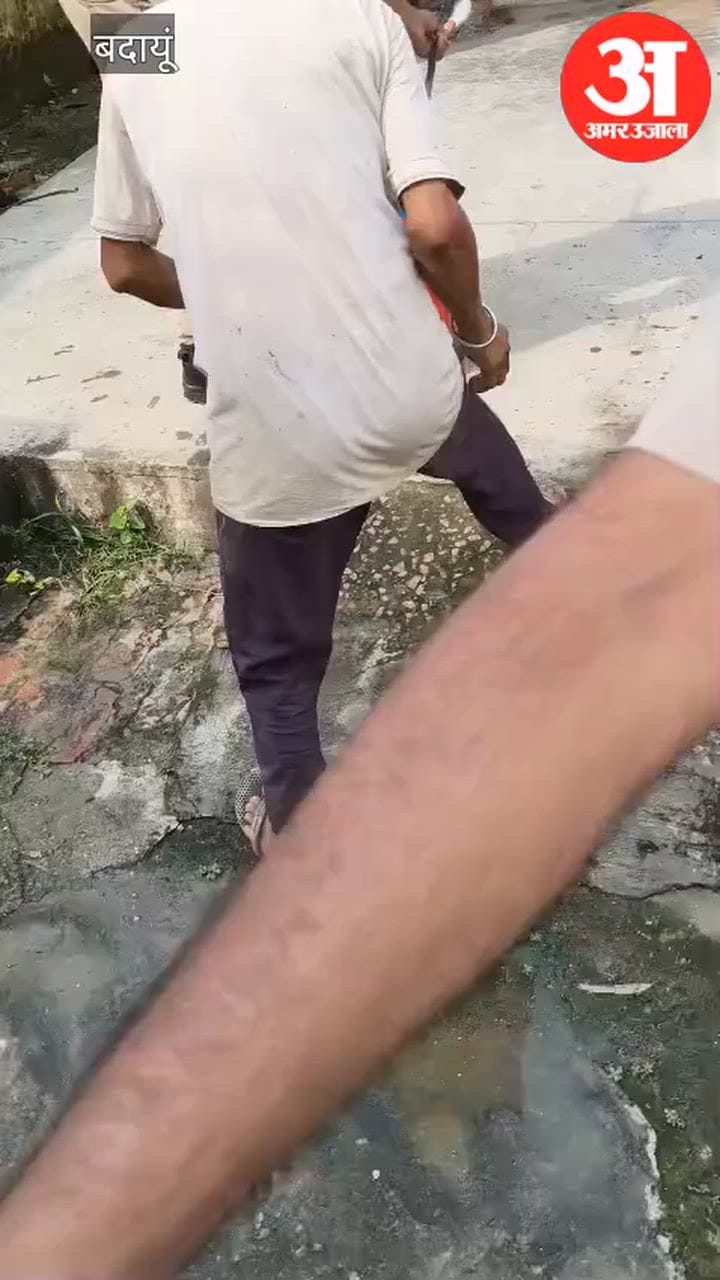 Budaun: प्राथमिक विद्यालय में सिलिंडर में लगी आग, सिपाहियों की सूझबूझ से टला बड़ा हादसा