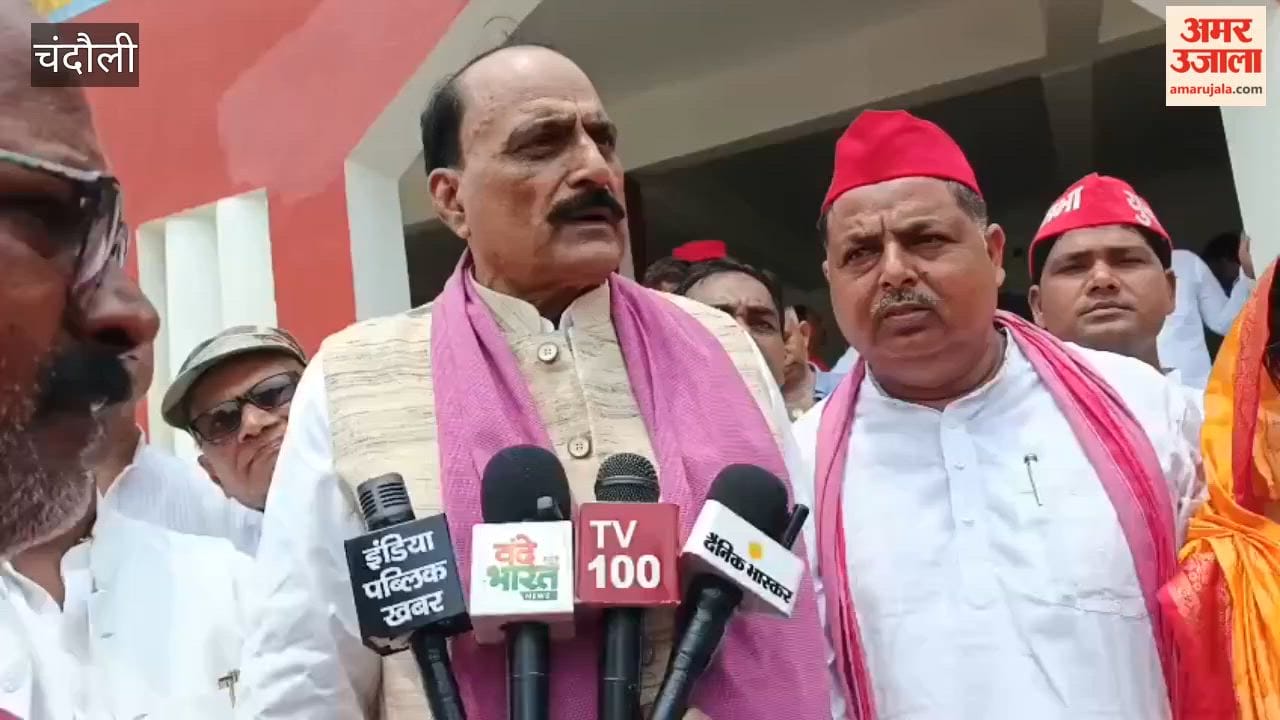 SP comes out in support of Jauhar University submits memorandum to DM