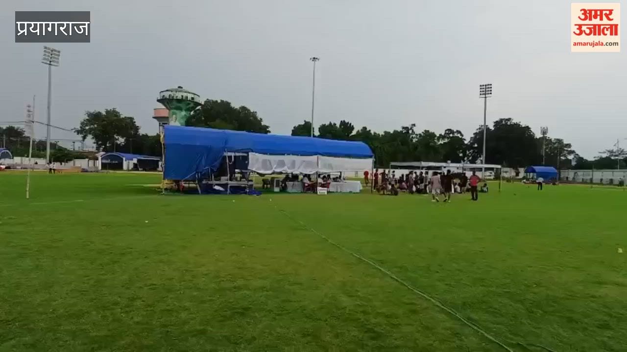 Youngsters displayed their mettle even in the scorching heat, running with sacks on their shoulders.