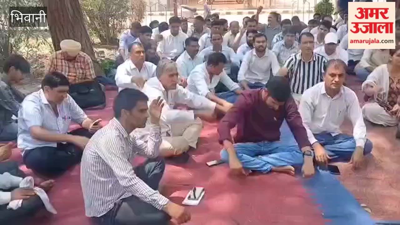 Uproar at the Education Board over the conduct of HTET-2025 in Bhiwani; employees up in arms.