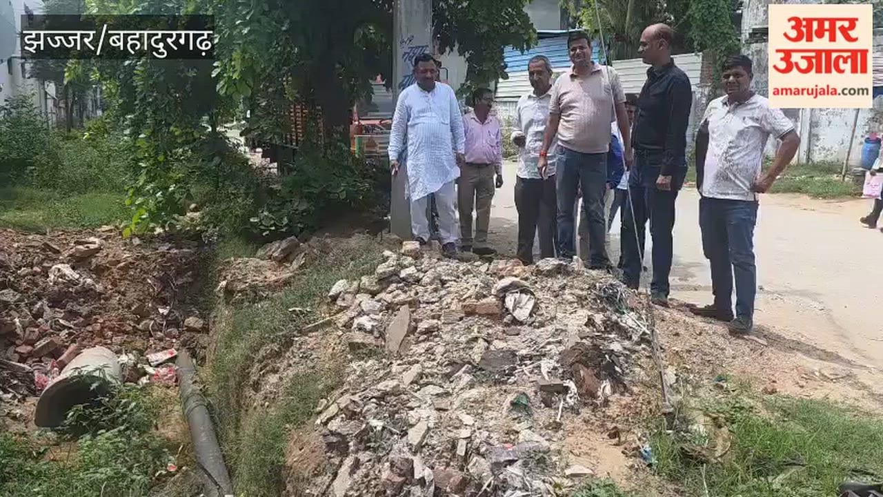 Development works worth seven crore rupees in Bahadurgarh remain incomplete even after three years; irate entrepreneurs demand the contractor be blacklisted.