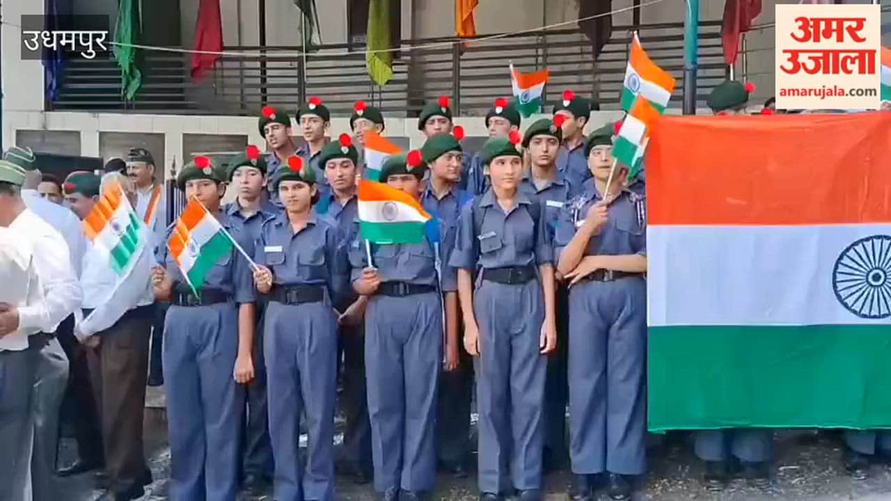 Tribute paid to martyrs on Kargil Vijay Diwas; massive crowd gathers at Major Narayan Singh Chowk.