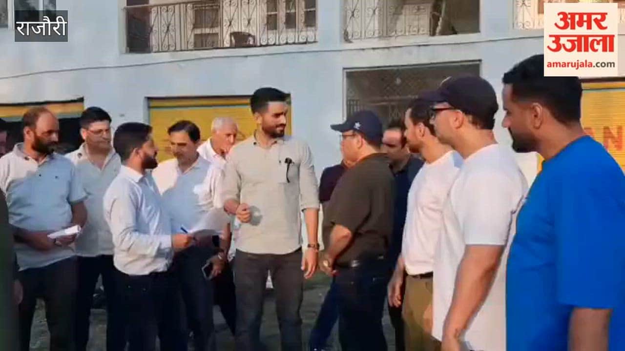 Rajouri administration comes to the aid of 17 families affected by flash floods.