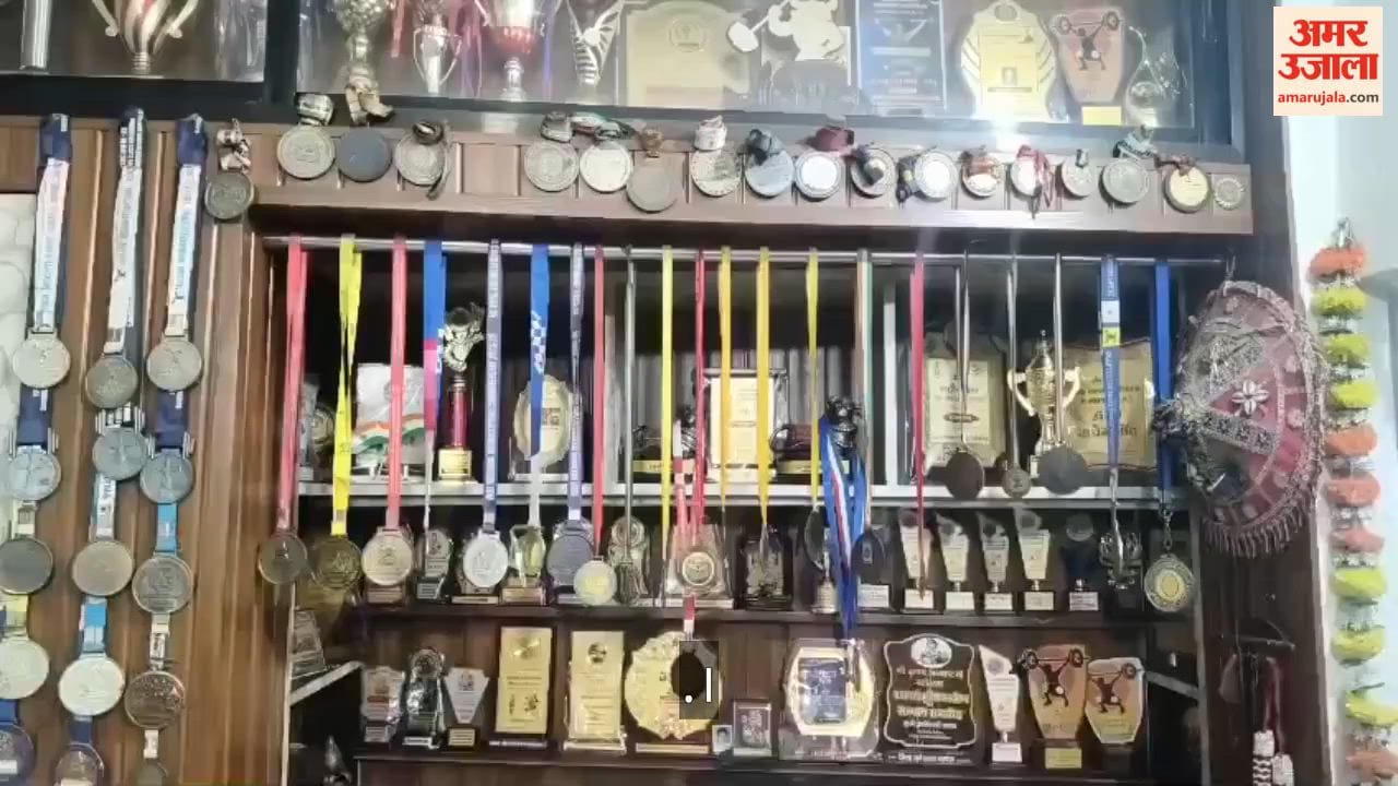 weightlifting commonwealth silver medal
