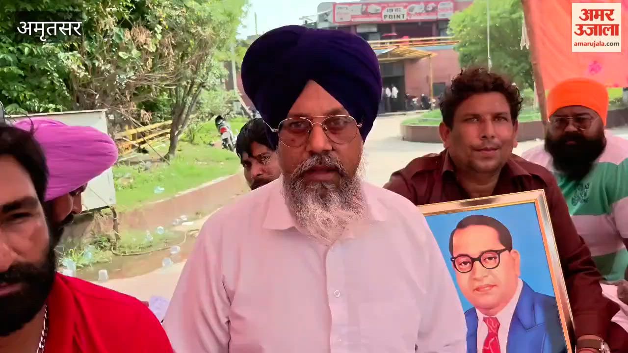 Kisan Mazdoor Sangharsh Committee extends support to the sanitation workers' protest in Amritsar.