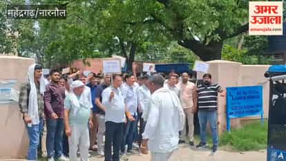 Electricity employees stage a massive protest in Nizampur; march on foot to the DC office over their demands.