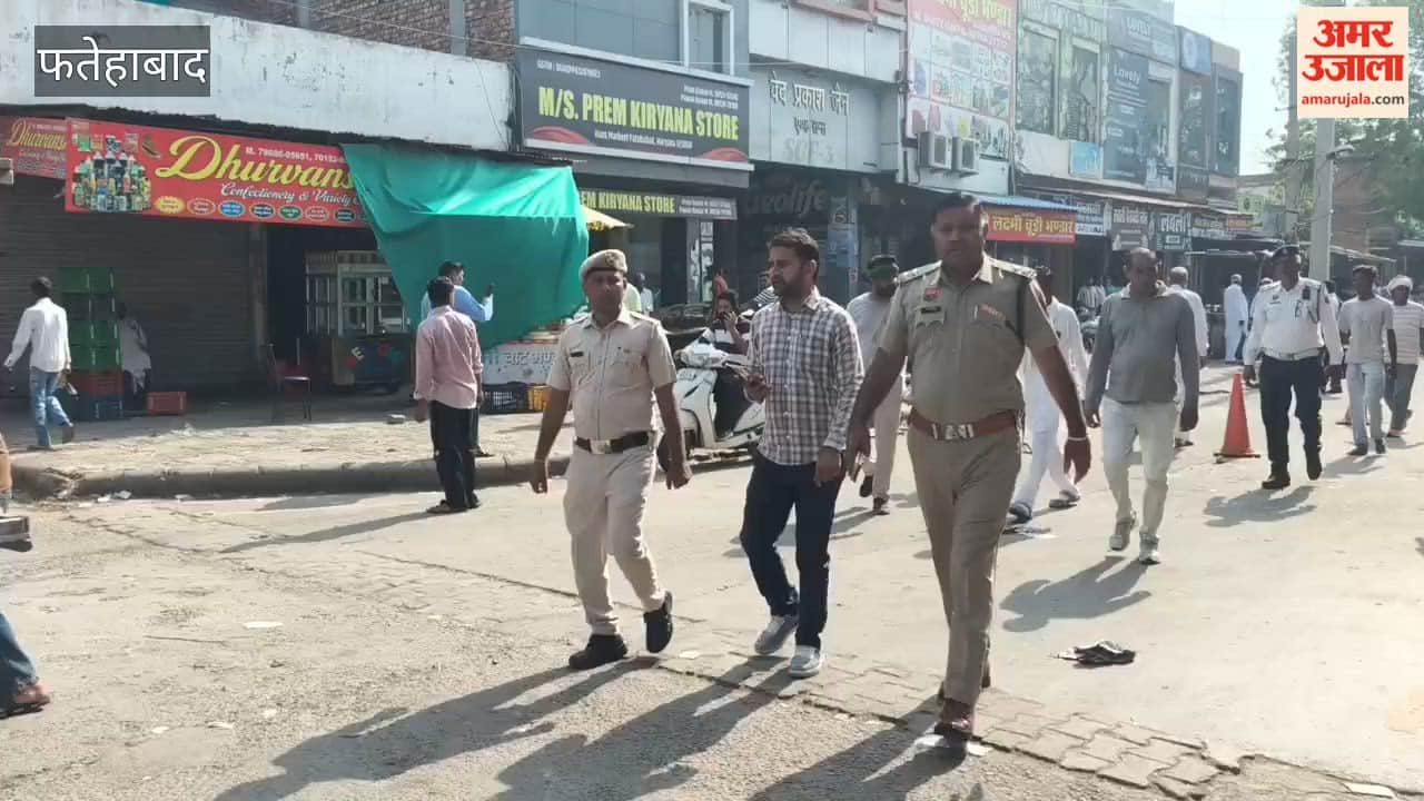 Municipal Council's anti-encroachment drive in Fatehabad's Hans Market; pushcarts confiscated