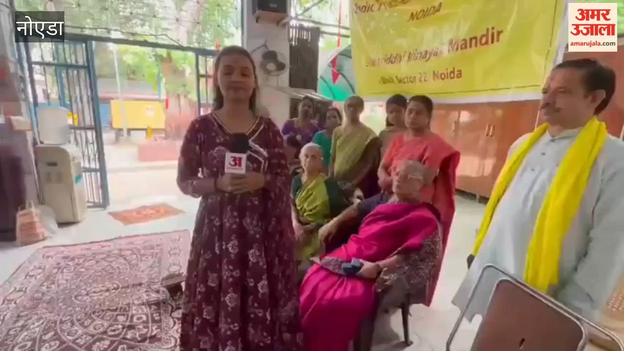 Women offered prayers at the Varsiddhi Mata Temple on a Friday during the month of Sawan