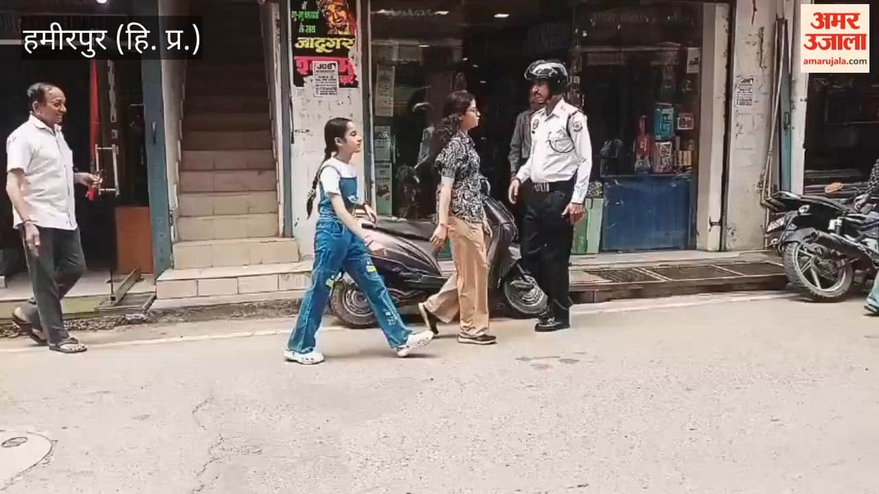 hamirpur traffic police action illegal parking challan
