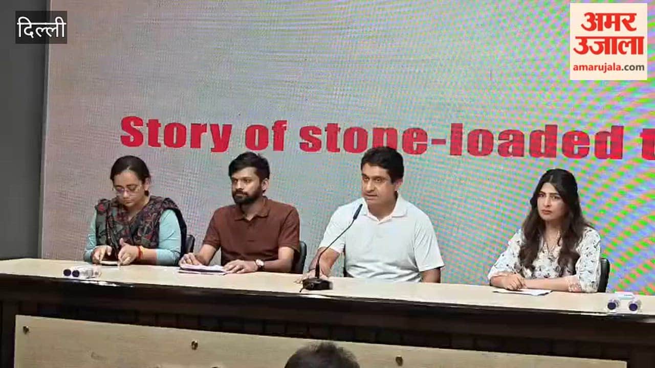 Uday Bhanu Chib of the Youth Congress spoke on the issue regarding the truck loaded with stones