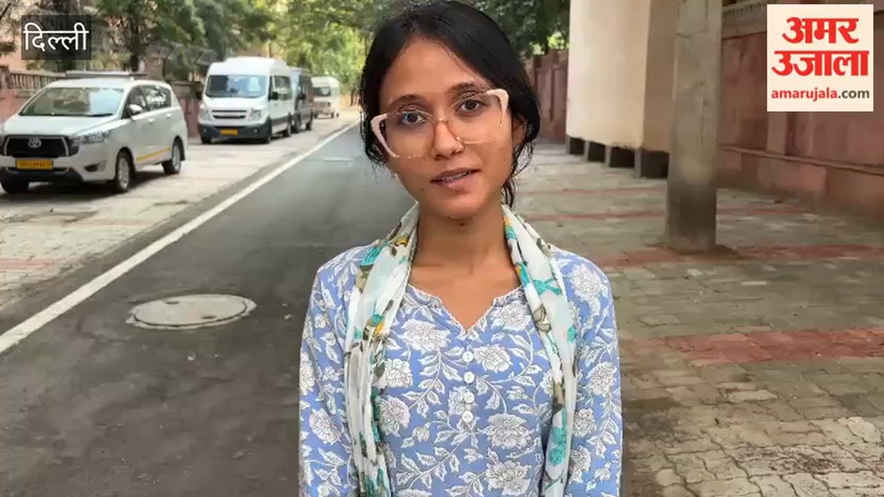 Long queue for cheap medicines at Jan Aushadhi Center in Delhi