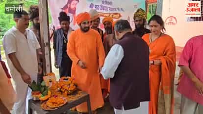 Karnaprayag: Guru Ravidas's 650th birth anniversary; 'Kalash Vandan Yatra' welcomed with flower garlands.