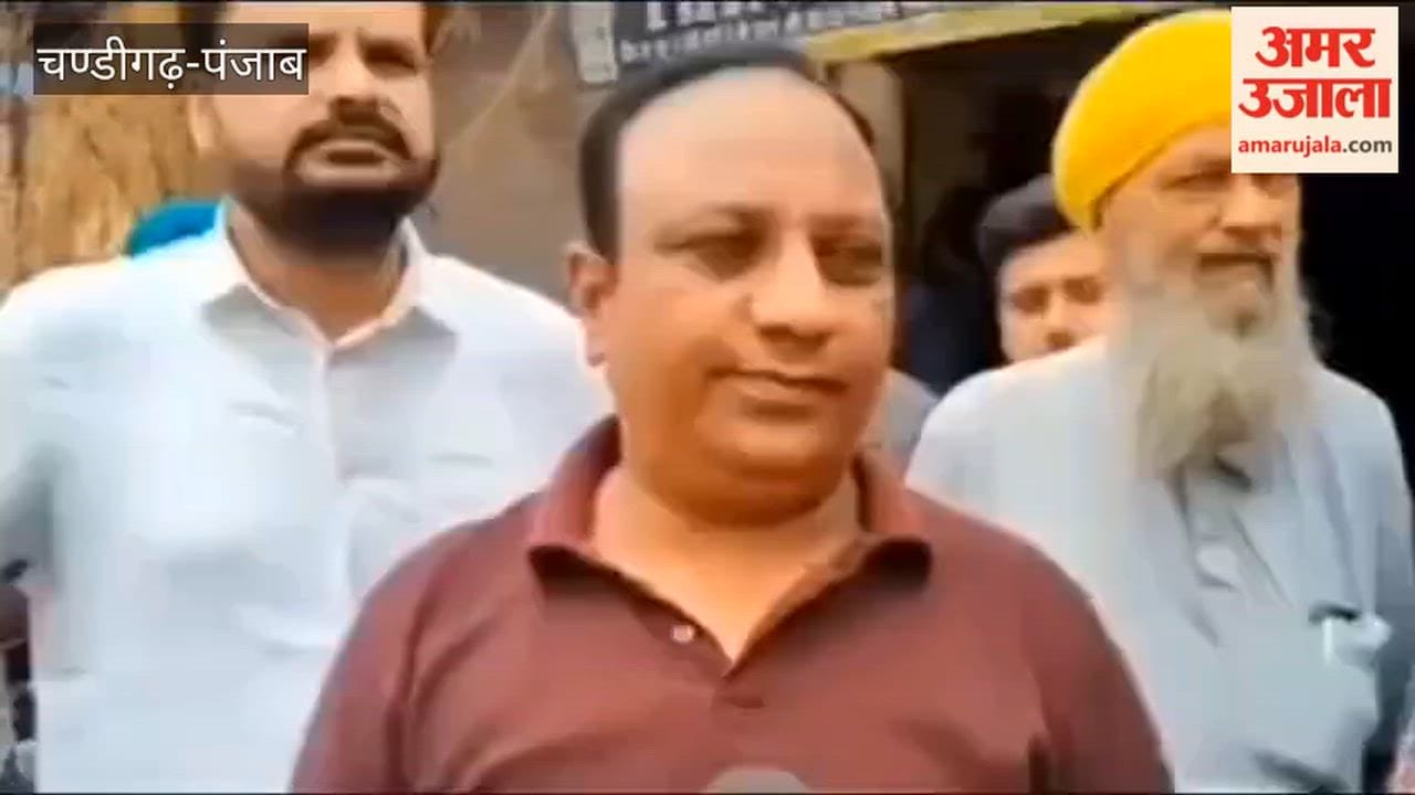 Shopkeepers in Ferozepur city are agitated over the divider being constructed on the Ring Road, alleging that their businesses are being affected.