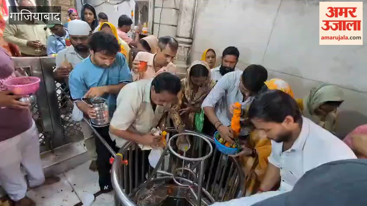 Sawan 2026 Shiva devotees performing Jalabhishek at Shri Dudheshwar Nath Temple in Ghaziabad