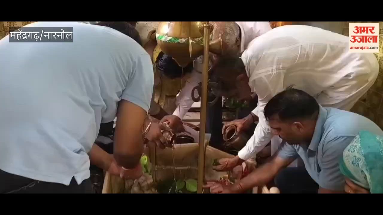 Chants of "Har-Har Mahadev" and triumphant cheers echoed through the Shiva temples in Narnaul as crowds of devotees thronged the shrines on the first day of Sawan.