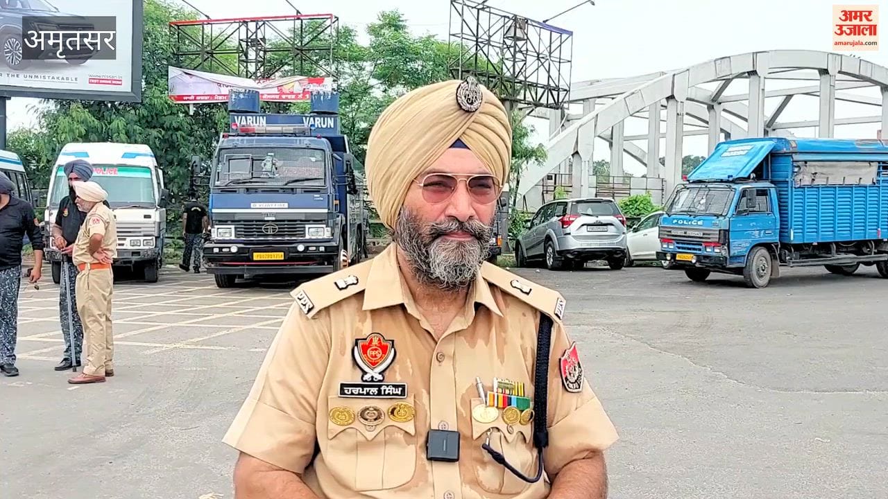Police constable dies after colliding with a rope during a protest at Bhandari Bridge.
