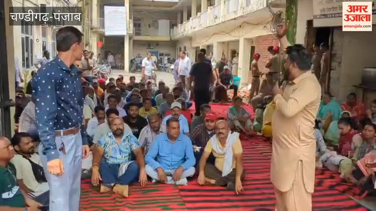 Pathankot sanitation workers went on strike in protest against the lathi-charge in Barnala.