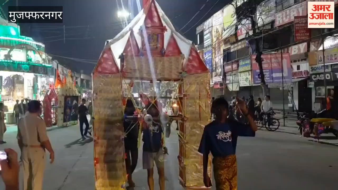 Muzaffarnagar: Currency Note-Decorated Kanwar Draws Huge Crowd at Shiv Chowk in Muzaffarnagar