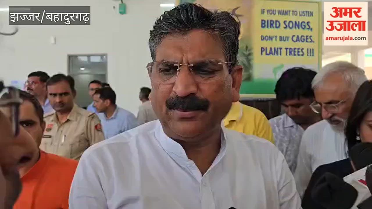 Haryana Cabinet Minister Krishan Bedi said in Jhajjar that the Punjab government has become issue-less and insensitive.