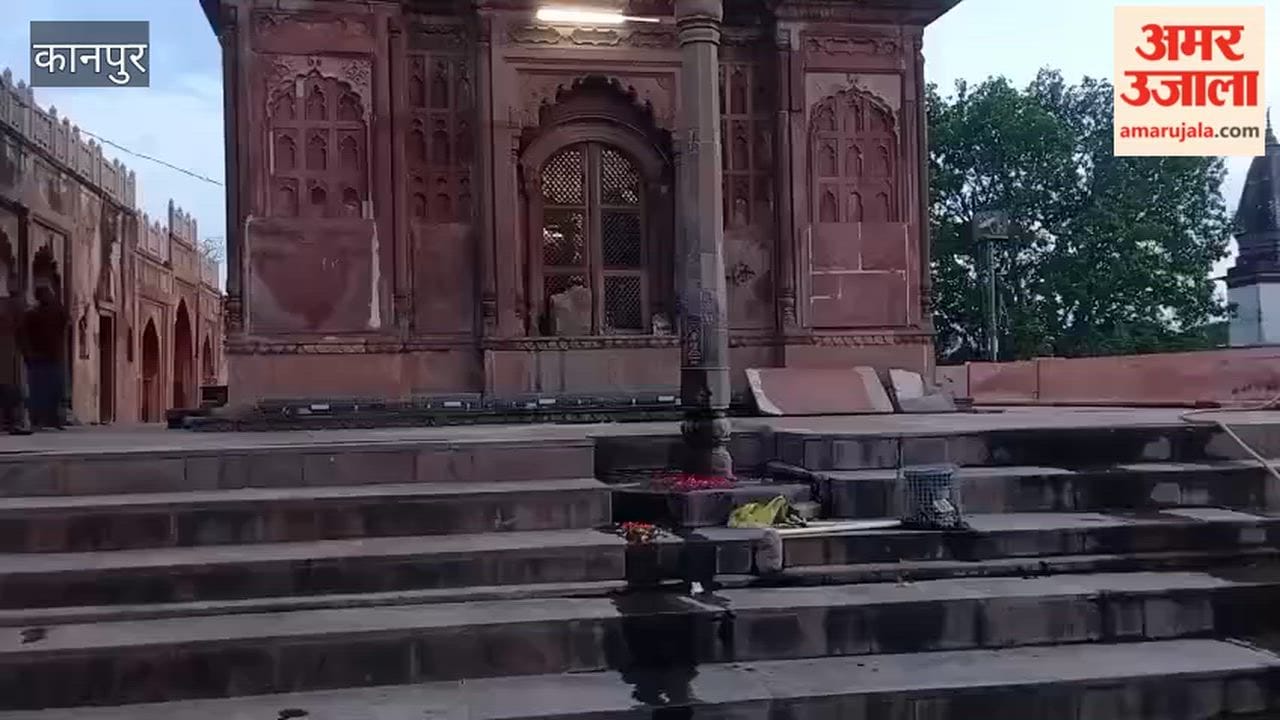 large crowd of devotees thronged the Mahakaleshwar Mahadev Temple at Patthar Ghat