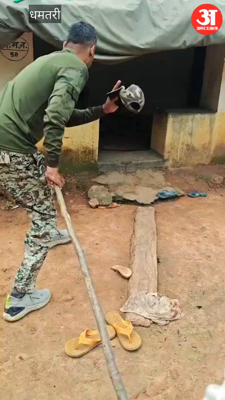 A leopard entered house at night, attacked and injured two people; leopard carcass was found during the rescue