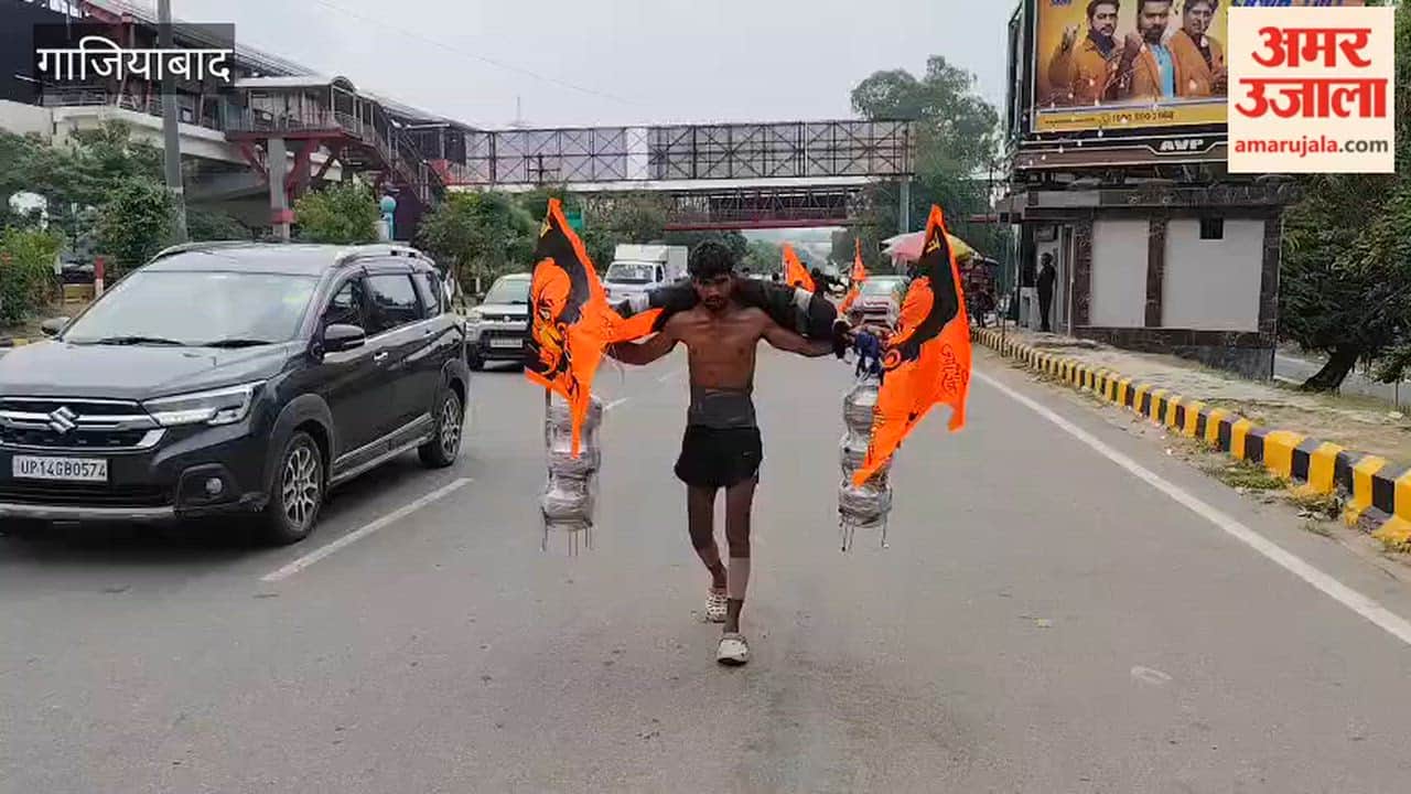 Ajay Kanwariya set out for Mathura-Palwal carrying 50 liters of Gangajal from Haridwar