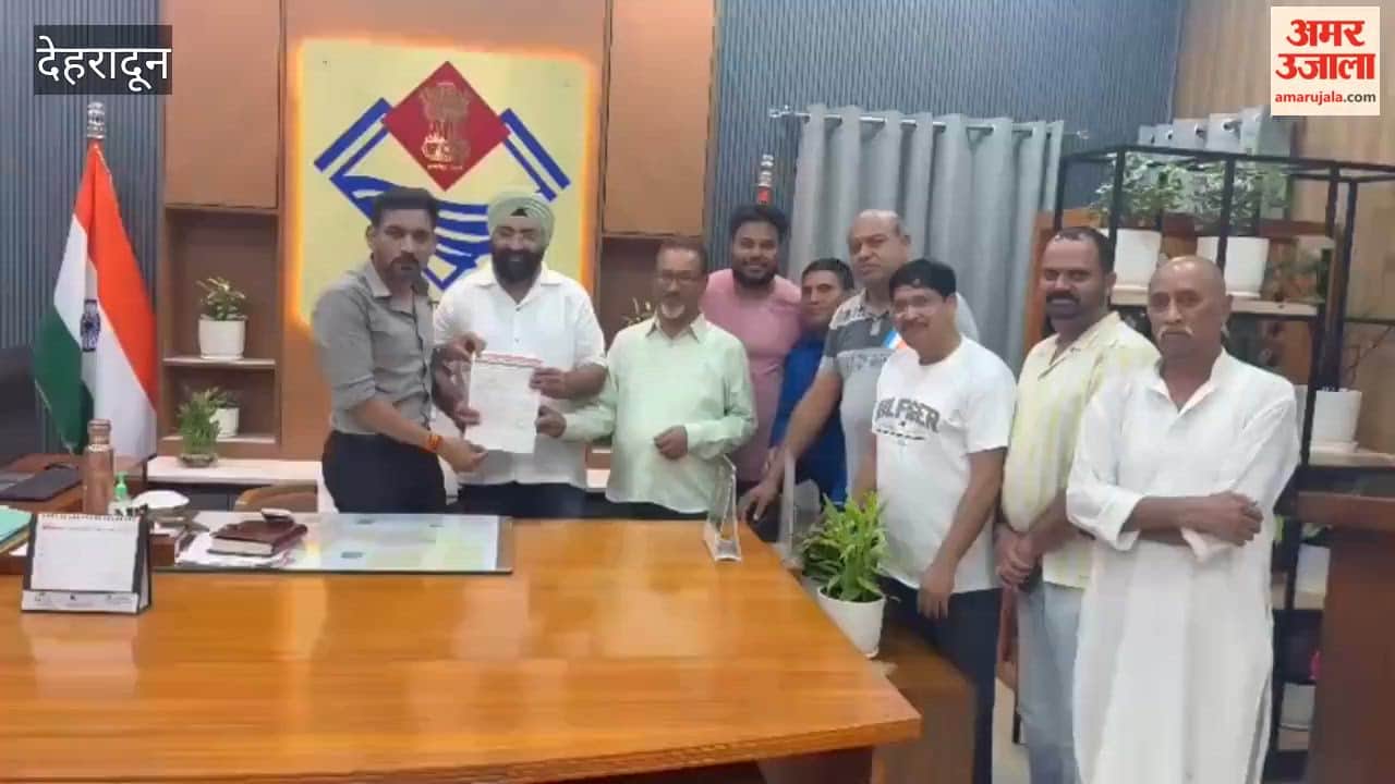 Dehradun:Demand for transparency in the special intensive revision drive; City Congress submits memorandum to the DM