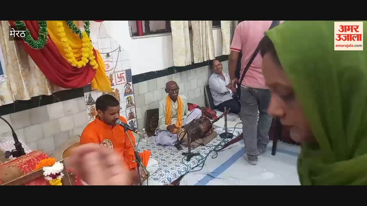 Meerut: Dr. Ram Prakash Shastri Delivers Kurma Mahapuran Discourse at Mansarovar Mahadev Temple