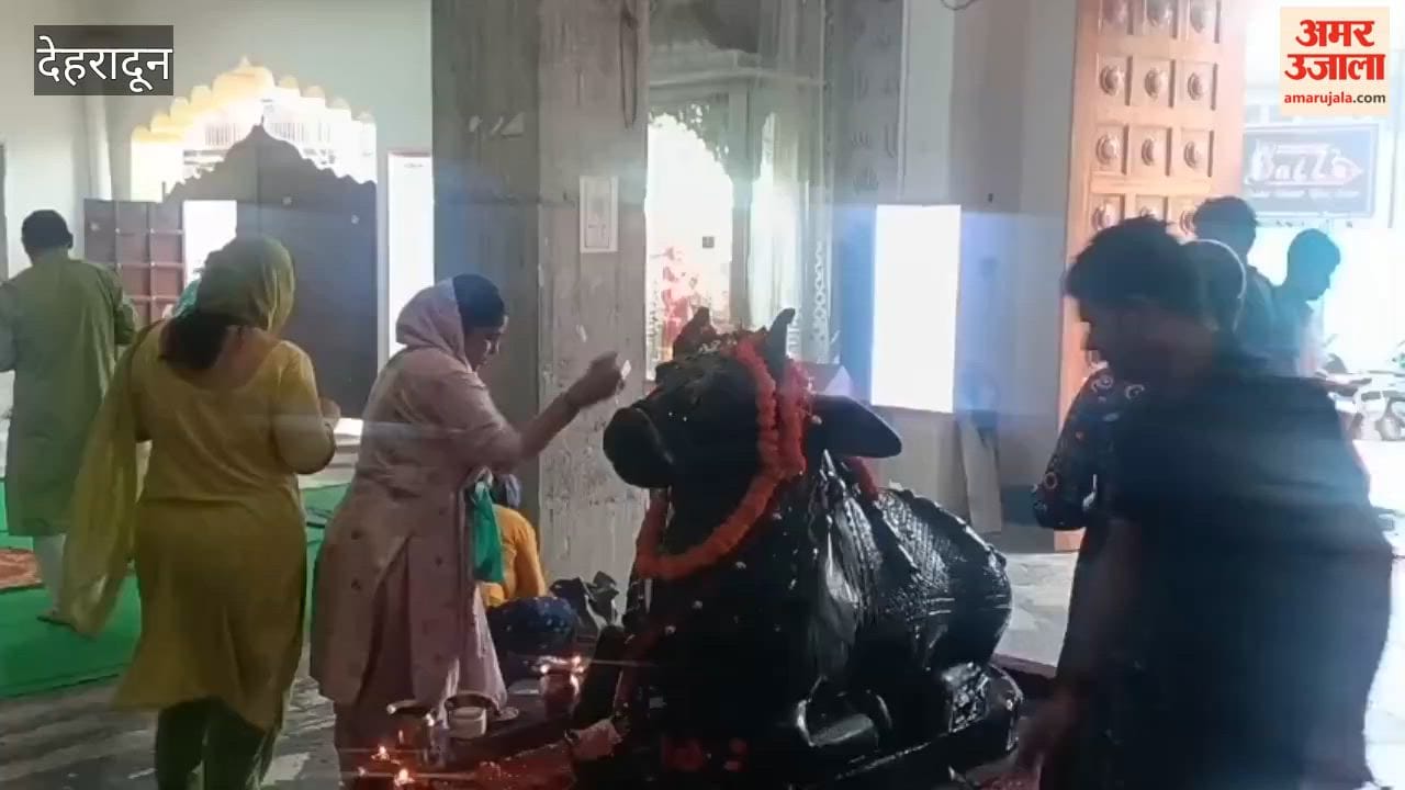 Devotees Perform Jalabhishek at Siddheshwar Mahadev Temple on Auspicious Sawan Occasion