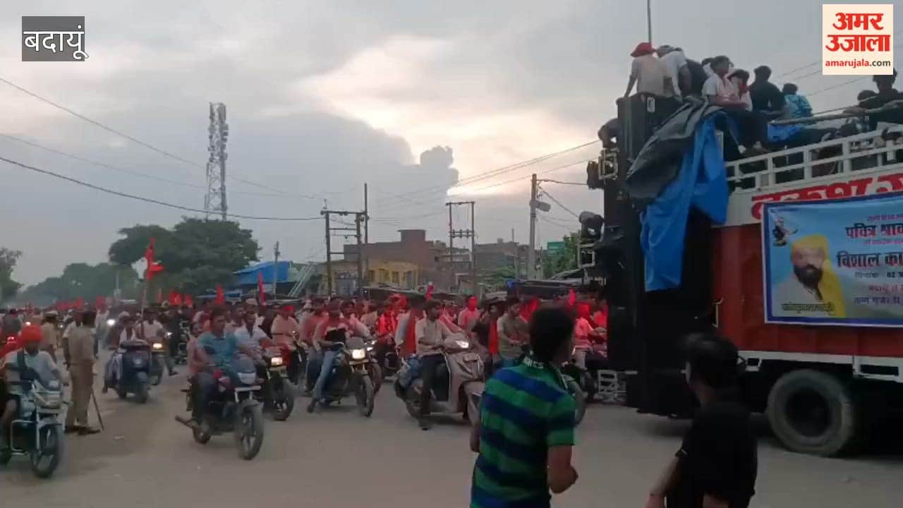 Devotees of Lord Shiva thronged the Shiva temples in Badaun and performed Jalabhishek of Lord Bholenath