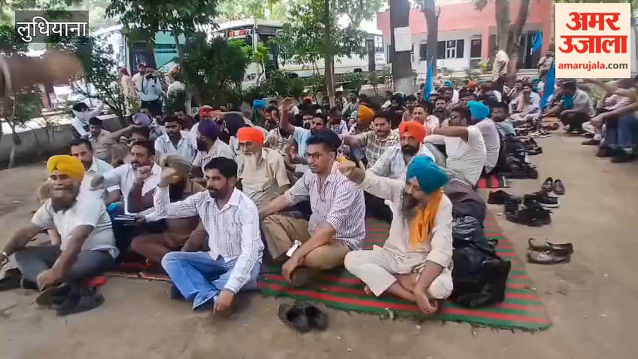 Outsourced and contract employees of Punjab Roadways and Punbus went on strike in Ludhiana.